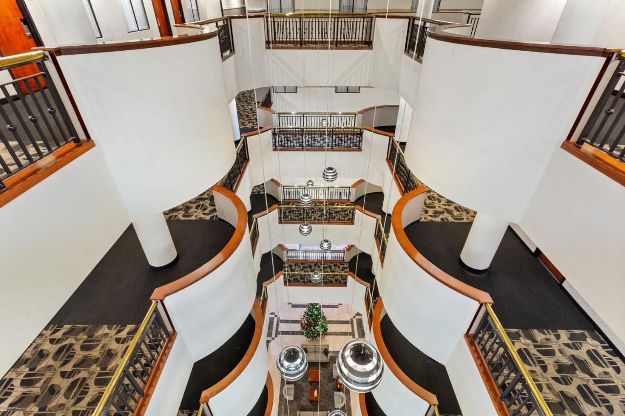 Wyndham Garden Baronne Plaza Hotel New Orleans Buitenkant foto