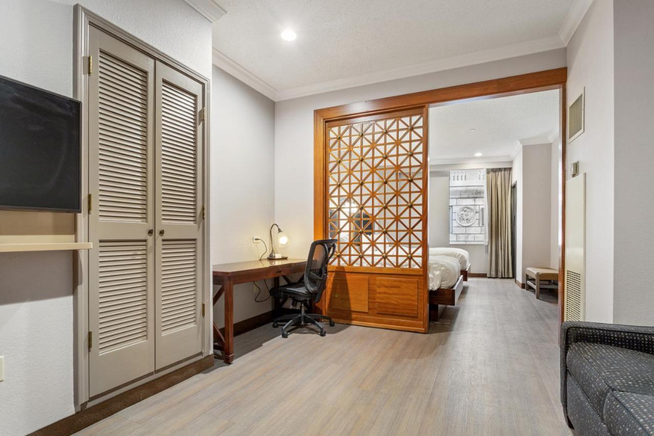 Wyndham Garden Baronne Plaza Hotel New Orleans Buitenkant foto