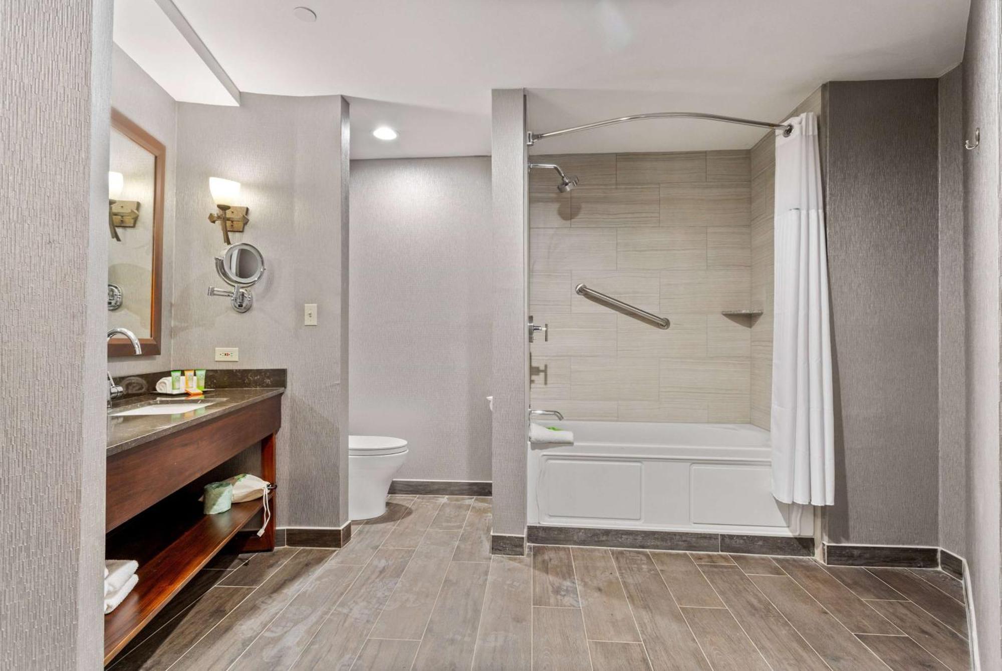 Wyndham Garden Baronne Plaza Hotel New Orleans Buitenkant foto